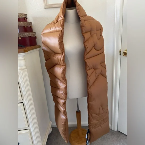 Ivy Park Adidas Beyoncé Padded Scarf Brown OS NWT - Picture 3 of 5